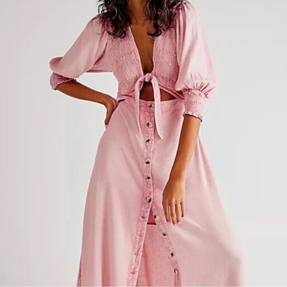 Very comfortable linen cut out center tie dress.